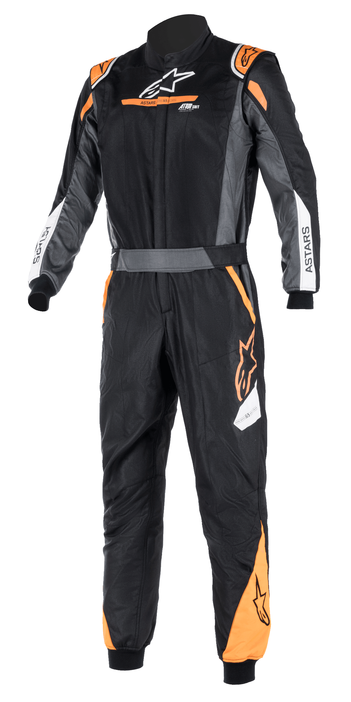 Alpinestars Atom FIA Graphic Suit, mono de carreras de una pieza certificado por la FIA, negro y antracita con detalles naranja flúor, cuello alto, marca ASTARS en las mangas, equipamiento profesional para automovilismo y competición en pista