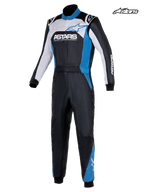 Alpinestars Traje Atom Graphic 4 - FIA, traje de carreras para hombre en negro, plata y azul, vista frontal que muestra la construcción aramídica de dos capas y la certificación FIA 8856-2018