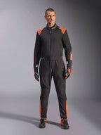 Alpinestars KMX-5 V3, traje de karting para hombre, negro y naranja flúor, certificado FIA 8877-2022, usado por un modelo