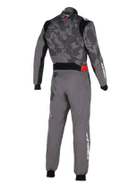 Alpinestars KMX-9 V3 Graphic 5 Suit, mono de karting, gris oscuro y negro, vista trasera con un patrón gráfico de camuflaje en el torso, detalle rojo en la cintura y logotipos de Alpinestars en blanco en la manga y la pierna