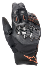 Alpinestars SMX-1 Drystar®, guantes de moto, negros con detalles rojo flúor, con protector de nudillos de efecto carbono, puño corto, construcción en cuero y tejido, membrana Drystar® impermeable