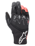 Alpinestars Hyde XT Drystar® XF, guantes de moto adventure touring, negro y rojo brillante, con protector de nudillos viscoelástico extendido, construcción impermeable de textil y cuero, y logotipo blanco de Alpinestars en el puño