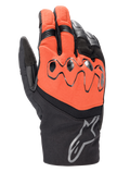Guantes Alpinestars Hyde XT Drystar® XF, guantes de moto touring, Rojo Fuego y negro, con nudillos viscoelásticos protectores, logo de Alpinestars en el puño y construcción impermeable de textil y cuero.