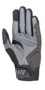 Guantes Alpinestars AMT-10 Air HDry®, negro y gris, vista de la palma que destaca la confección en piel de cabra, patrón de agarre ergonómico e insertos elásticos técnicos, con el logotipo AMT en el puño