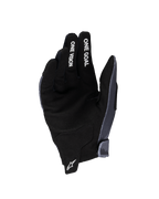 Guantes Alpinestars Radar Juveniles 2025, guantes de motocross, gris y negro, vista de la palma con material de gamuza sintética, texto blanco 'ONE GOAL' y 'ONE VISION' en los dedos, logotipo de estrella blanca en la lengüeta de la muñeca, especializados para carreras todoterreno juveniles
