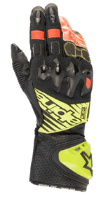 Alpinestars GP Tech V2, guantes de moto para carreras, negros con detalles en amarillo flúor y rojo, con protección rígida en los nudillos, puño de cuero perforado con logotipo DFS y paneles elásticos de acordeón para una flexibilidad óptima.