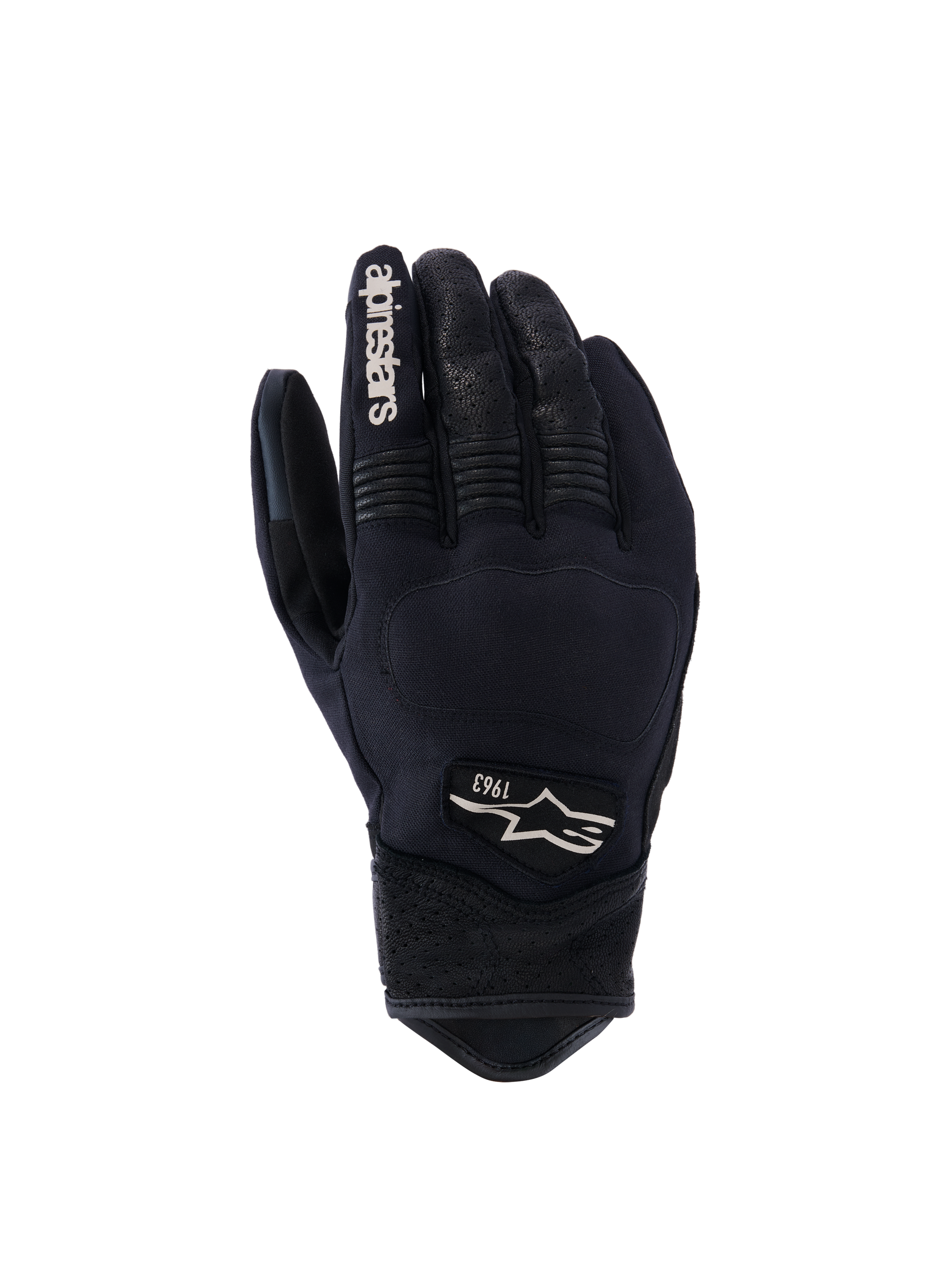 Alpinestars Tracker Gloves, guantes de moto negros con nudillos texturizados, logo blanco "1963", costuras reforzadas, área de muñeca con patrón texturizado, diseño deportivo moderno