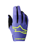 Alpinestars 2026 Radar Gloves, guantes de motocross, morado y amarillo flúor, vista del dorso con un prominente logotipo de estrella de Alpinestars en amarillo, refuerzos negros entre los dedos y construcción de tejido elástico ligero para competición off-road