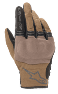 Guantes Alpinestars Copper, guantes de moto urbanos, marrón teca y negro, construcción de malla transpirable, panel texturizado sobre los nudillos, puño corto con el logotipo y la marca de Alpinestars