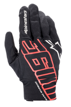 Guantes Alpinestars Aragon, guantes de moto urbanos, negros y rojo brillante, con grandes gráficos estilizados de MM93 y la firma de Marc Márquez en la muñeca, logotipo blanco de Alpinestars, tejido elástico ligero y transpirable