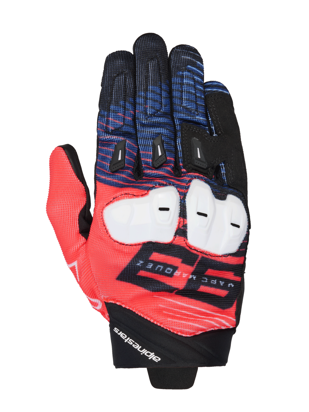 Alpinestars MM93 Spx 1, guantes de competición para moto, rojos, azules y negros, con protección blanca en los nudillos, gráfico prominente del 93 de Marc Márquez, textil texturizado con deslizadores negros en los dedos y marca Alpinestars en la muñeca