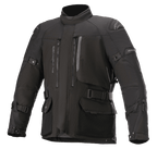 Alpinestars Ketchum GORE-TEX Jacket, chaqueta de moto touring negra, con cuello alto, múltiples ventilaciones con cremallera y amplios bolsillos de carga, correas ajustables en mangas y cintura, paneles de hombros reforzados y construcción textil duradera para conducción de aventura