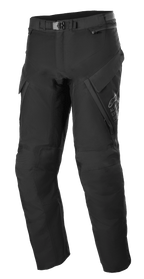 Pantalones Alpinestars ST-7 2L GORE-TEX, pantalones adventure touring, negro y gris oscuro, con grandes bolsillos cargo, cierre de hebilla magnética en la cintura, secciones reforzadas en las rodillas y construcción textil técnica para protección en cualquier condición climática