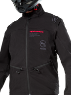 Chaqueta Softshell Alpinestars Lite-Dura, negra, chaqueta de enduro off-road cortavientos, diseño modular con mangas desmontables y forro de felpa, estilo técnico minimalista