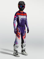 Alpinestars Supertech Dyna, pantalones de motocross para hombre, morados y rosa flúor, con jersey y botas blancas