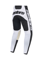 Alpinestars 2026 Racer Riway Pants, pantalones de motocross, blanco y negro, vista trasera con el distintivo logotipo astars negro en el canesú trasero, panel del asiento reforzado en negro y parches interiores de la rodilla en piel de cabra color canela, diseño duradero para competición todoterreno