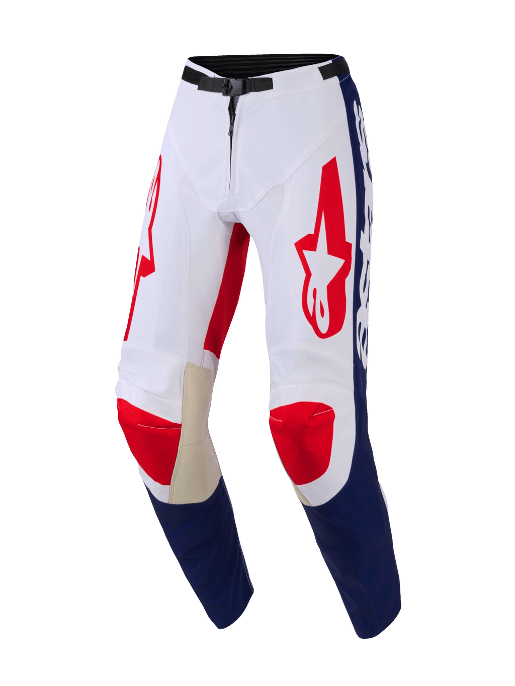 Alpinestars 2026 Racer Riway Pants, pantalones de motocross, blanco, azul y rojo, con logotipos Astar rojos en los muslos, paneles azules en la parte inferior de las piernas, refuerzos interiores de cuero color canela en las rodillas y hebilla magnética negra en la cintura, diseño duradero para rendimiento off-road