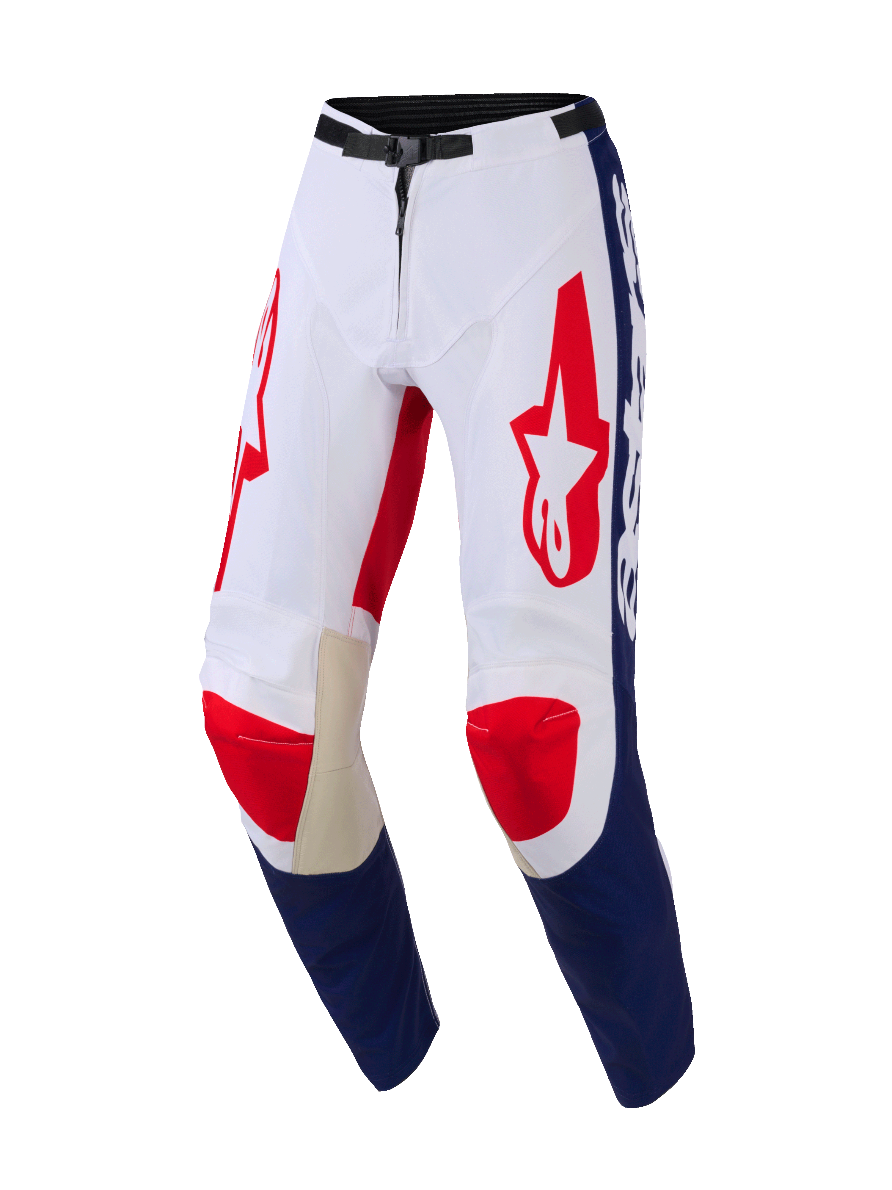 Alpinestars 2026 Racer Riway Pants, pantalones de motocross, blanco, azul y rojo, con logotipos Astar rojos en los muslos, paneles azules en la parte inferior de las piernas, refuerzos interiores de cuero color canela en las rodillas y hebilla magnética negra en la cintura, diseño duradero para rendimiento off-road