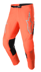 Pantalones Alpinestars Supertech Risen 2023, pantalones de motocross, naranja brillante y negro, con logotipo de estrella gris en el muslo, cierre de hebilla ajustable, zonas de ventilación perforadas y paneles internos de la pierna reforzados en negro