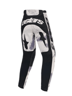 Alpinestars 2026 Racer Lahnd Pants, pantalones de motocross, Sand Camo y gris, vista trasera con la marca astars blanca en la parte posterior, gráficos de estrellas negras en los muslos y paneles negros en la parte inferior de las piernas, diseño ergonómico para carreras off-road