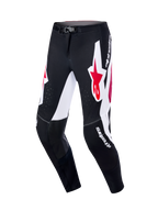 Pantalones Alpinestars Supertech AFD Vista 2026, pantalones de motocross, negro, rojo y blanco, con grandes paneles gráficos blancos y logos de estrellas rojas, paneles interiores de cuero negro en las rodillas, perforaciones láser para flujo de aire y logotipos blancos, equipamiento profesional para carreras todoterreno