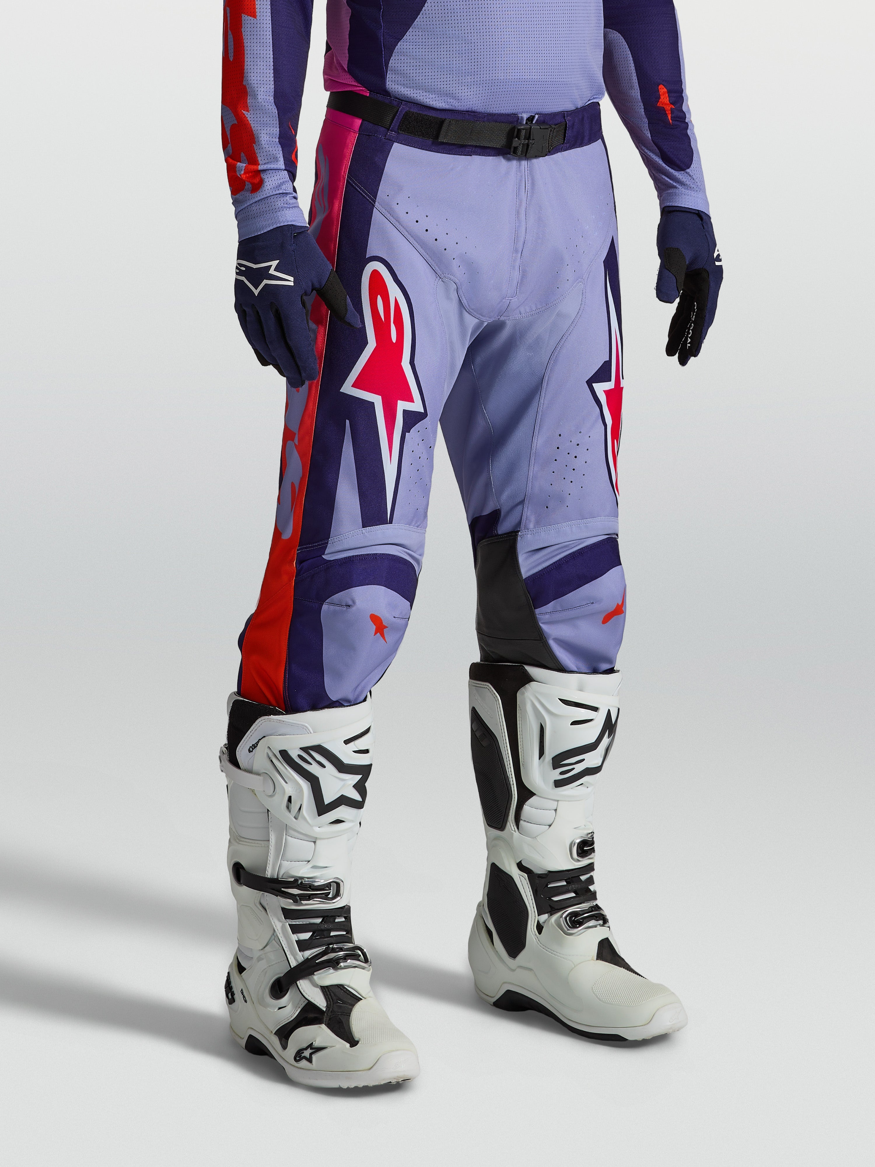 Alpinestars Pantalones Racer Air Hunt, pantalones de motocross para hombre, morados y rosa, ventilados, con botas blancas