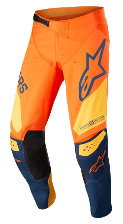 Alpinestars Techstar Factory Pants, pantalones de motocross, naranja y azul oscuro con amarillo cálido, con logotipos llamativos, construcción de rodilla 3D Babel con parches interiores de cuero negro y sistema de trinquete ajustable en la cintura para carreras off-road.
