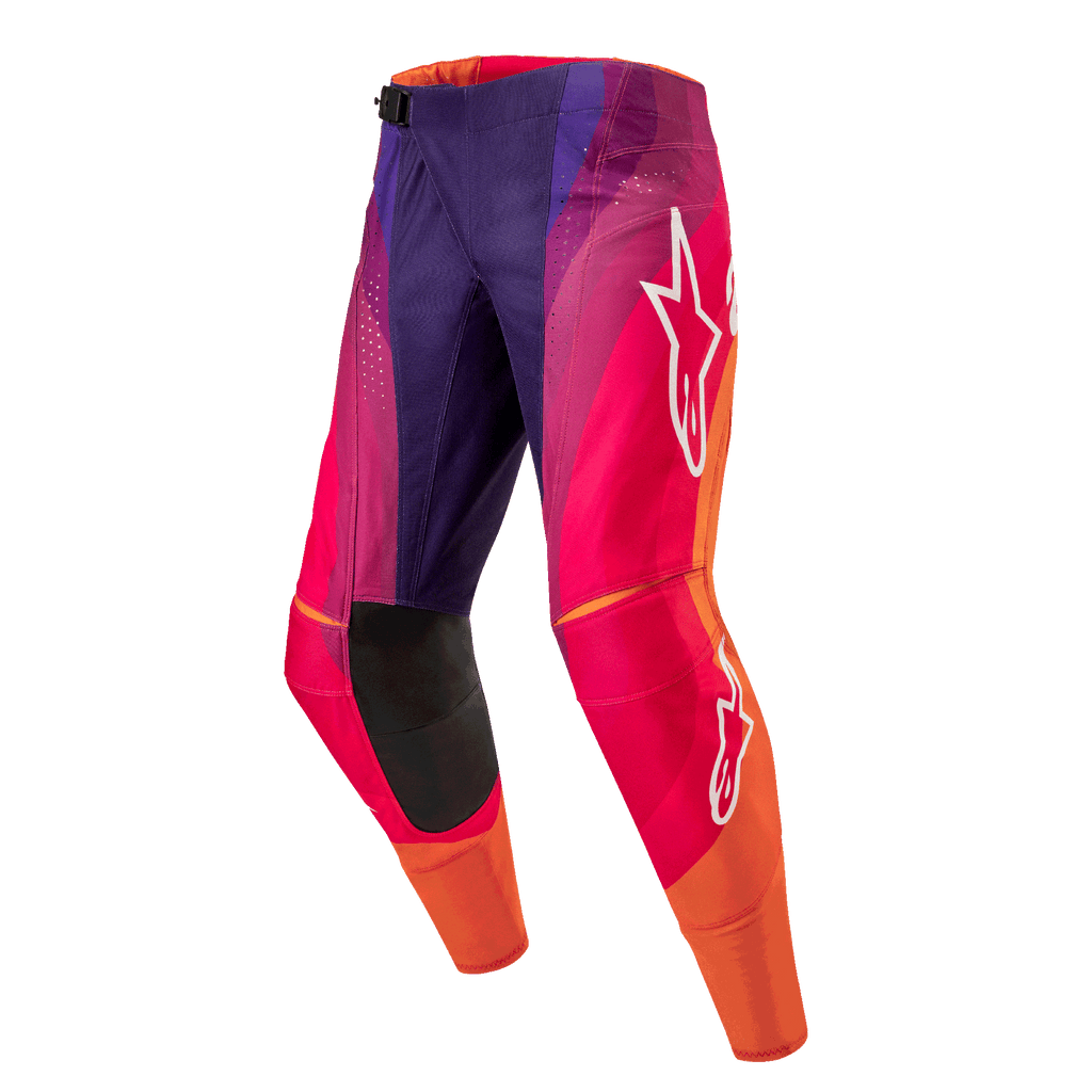 Alpinestars Techstar Pneuma Pants 2024, pantalones de motocross para hombre, diseño en púrpura, naranja y azul con logos blancos, material técnico duradero y flexible para competición.