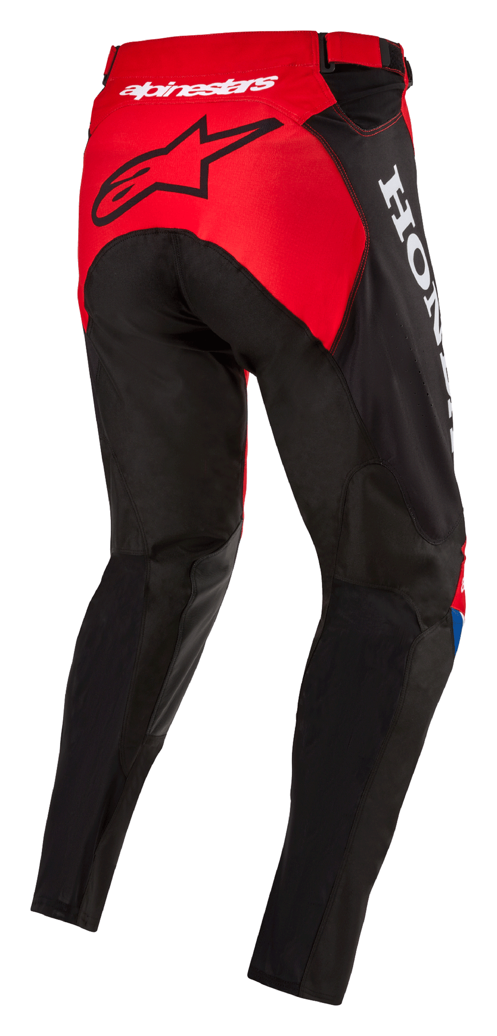 Alpinestars Honda Racer Iconic Pants, pantalones de motocross, rojo brillante, negro y blanco, vista trasera de tres cuartos que muestra el panel del asiento rojo con el logo de la estrella en negro, marca Honda blanca en el lateral y construcción textil duradera de corte deportivo para carreras fuera de carretera
