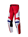 Alpinestars 2025 Youth Racer Veil Pants, pantalones de motocross juveniles, rojo brillante y blanco con detalles en azul, paneles interiores negros en las rodillas, diseño ergonómico precurvado y tejido de poliéster duradero para carreras off-road