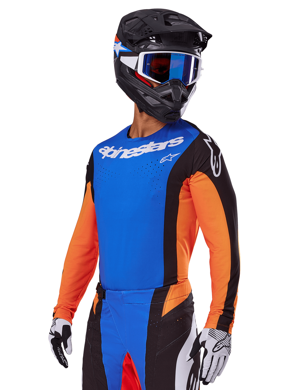 Alpinestars 2025 Techstar Melt Gear Set, piloto de motocross con jersey azul, mangas naranjas y paneles laterales negros, pantalones a juego en azul y negro, casco negro con gafas azules, guantes blancos y negros, equipación de motocross de ajuste atlético de competición