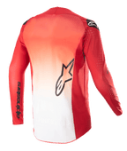 Alpinestars Supertech Risen Jersey 2023, vista trasera, diseño con degradado en rojo Mars y blanco, con un logotipo de estrella Alpinestars en negro en el centro de la espalda y el nombre de la marca en la manga, jersey de motocross de manga larga con perforaciones láser para ventilación.