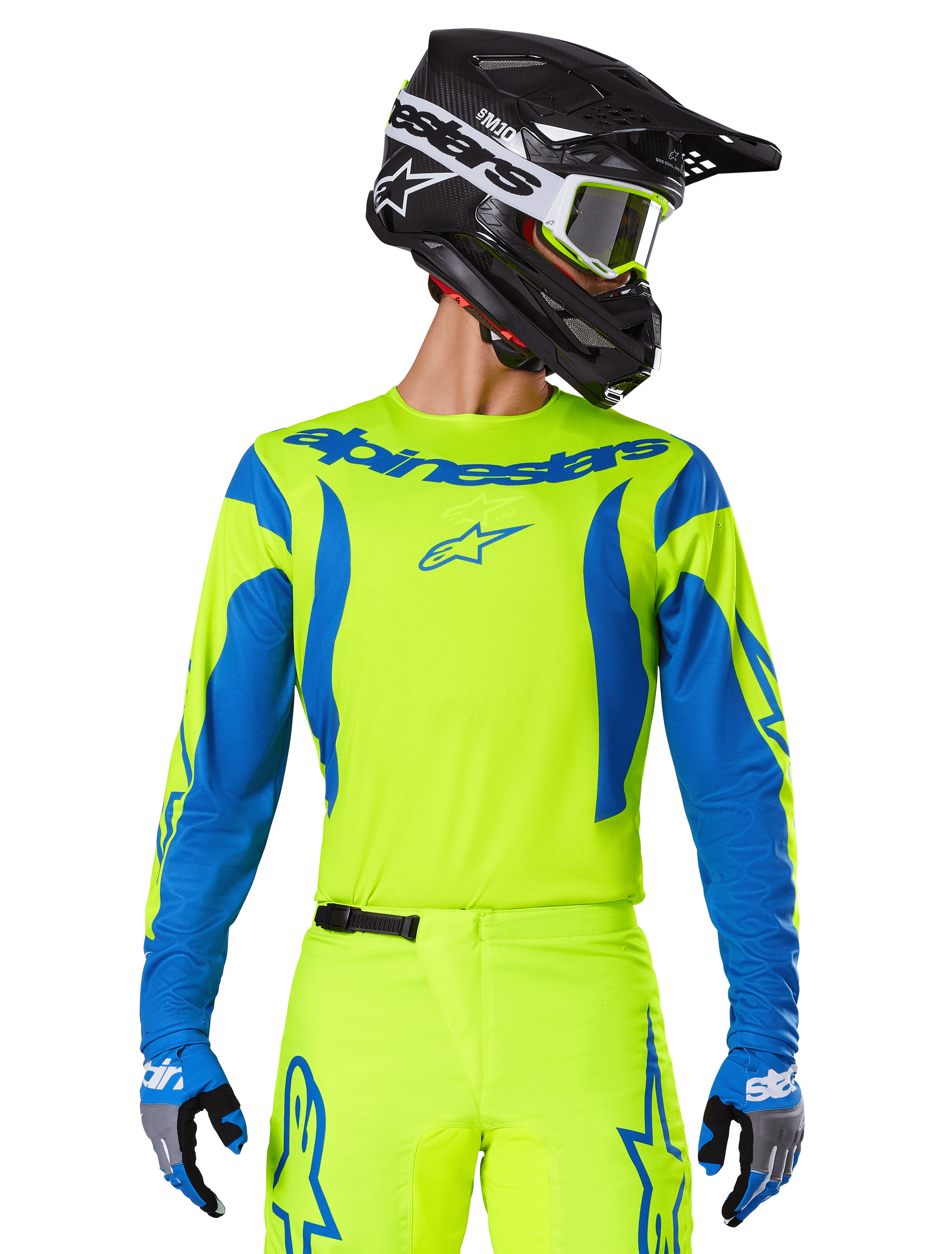 Alpinestars 2025 Fluid Haul Jersey, jersey de motocross, amarillo neón y azul, con logotipo de Alpinestars azul en el pecho, usado con equipo a juego que incluye casco negro y guantes azules, ajuste atlético para conducción off-road