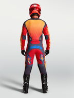 Alpinestars Racer Hunt gear set y pantalones, motocross para hombre, rojo y gris, vista trasera con ajuste de rendimiento