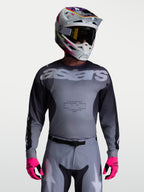 Alpinestars Racer Amber, jersey de motocross para hombre, gris y gris carbón, politejido que absorbe la humedad, usado por un modelo