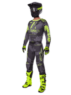 Alpinestars 2025 Racer Hollow Gear Set, conjunto completo de motocross, camuflaje gris y amarillo neón, incluye jersey, pantalones, casco negro y amarillo a juego, gafas, guantes y botas amarillo brillante, equipamiento de alto rendimiento para carreras off-road