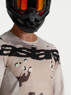 Alpinestars Racer Lone, jersey de motocross para hombre, camuflaje desierto y negro, polifabricado ligero, primer plano