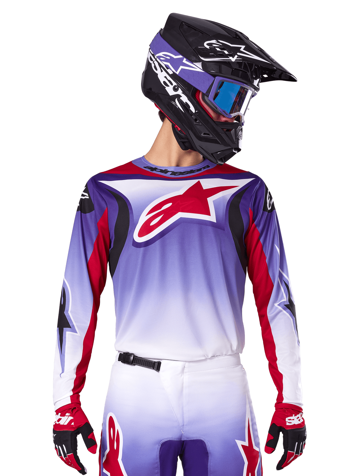 Alpinestars 2025 Fluid Wurx Jersey, jersey de carreras de motocross, degradado de morado a blanco, logotipo de estrella roja y detalles, ajuste atlético, combinado con pantalones a juego, casco negro y guantes rojos