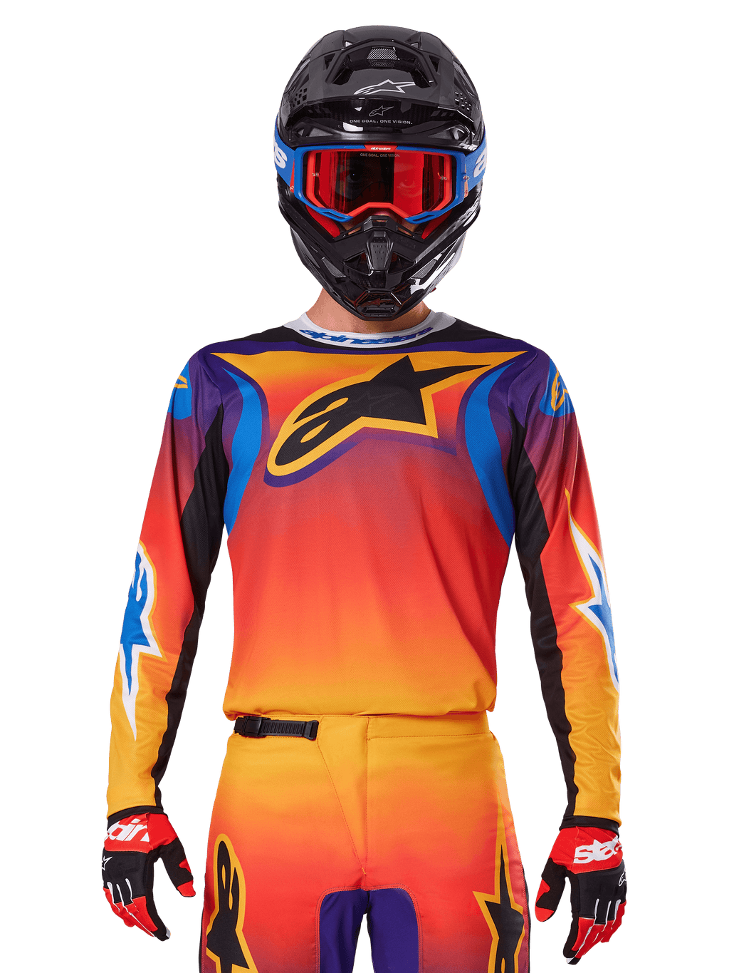 Jersey Alpinestars Fluid Wurx 2025, jersey de motocross multicolor con degradado naranja y rojo y detalles en púrpura, usado con equipamiento a juego, casco negro con gafas azules y rojas, y guantes rojos, con un gran logotipo de estrella negra en el pecho.