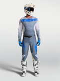 Alpinestars Racer Amber, jersey y conjunto para carreras de motocross de hombre, gris y azul, con casco y botas blancos