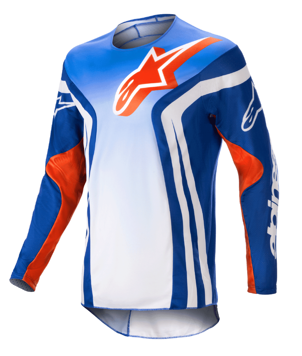 Alpinestars Racer Semi Jersey 2023, jersey de motocross de manga larga, degradado azul y blanco con detalles en Hot Orange, gran logotipo naranja de Alpinestars en el pecho, rayas blancas verticales en los laterales, tejido ligero que absorbe la humedad para conducción off-road