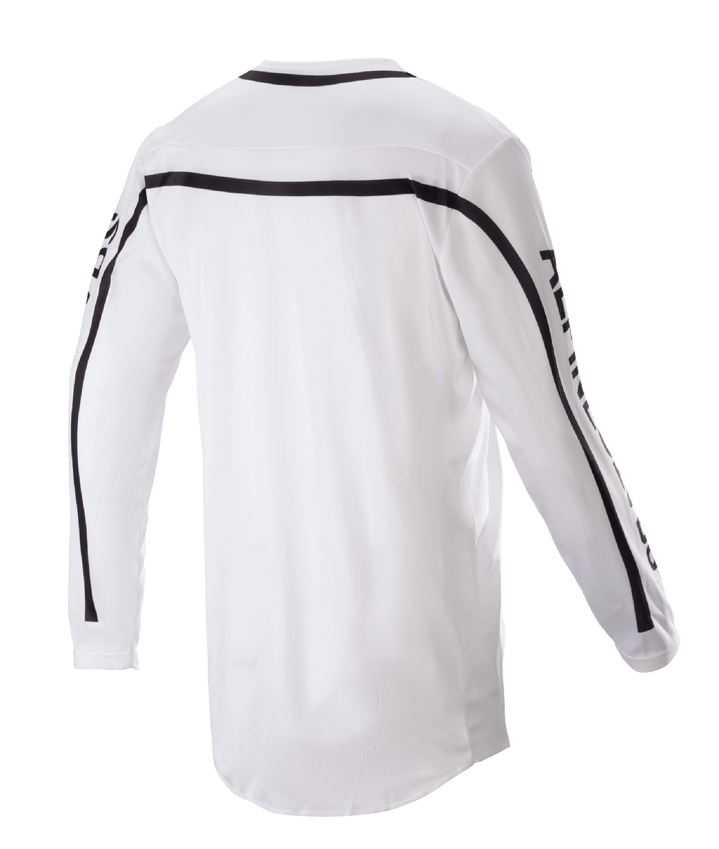Alpinestars 2023 Racer Found Jersey, jersey de motocross, blanco, vista trasera con franjas negras en los hombros y las mangas, dobladillo trasero más largo para mayor cobertura, construcción de poli-tejido ligero