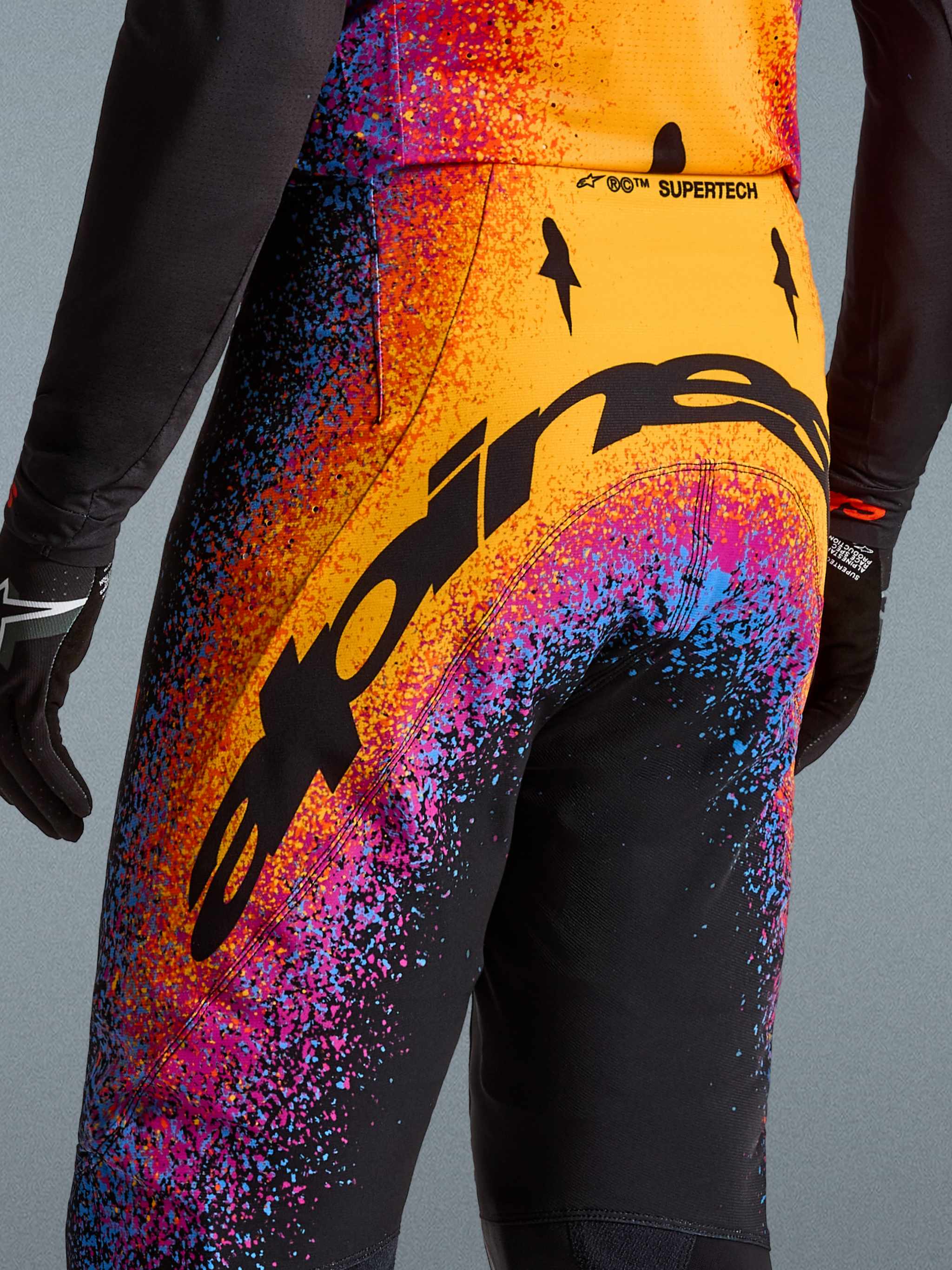 Limited Edition Supertech Black Hole Pantalones