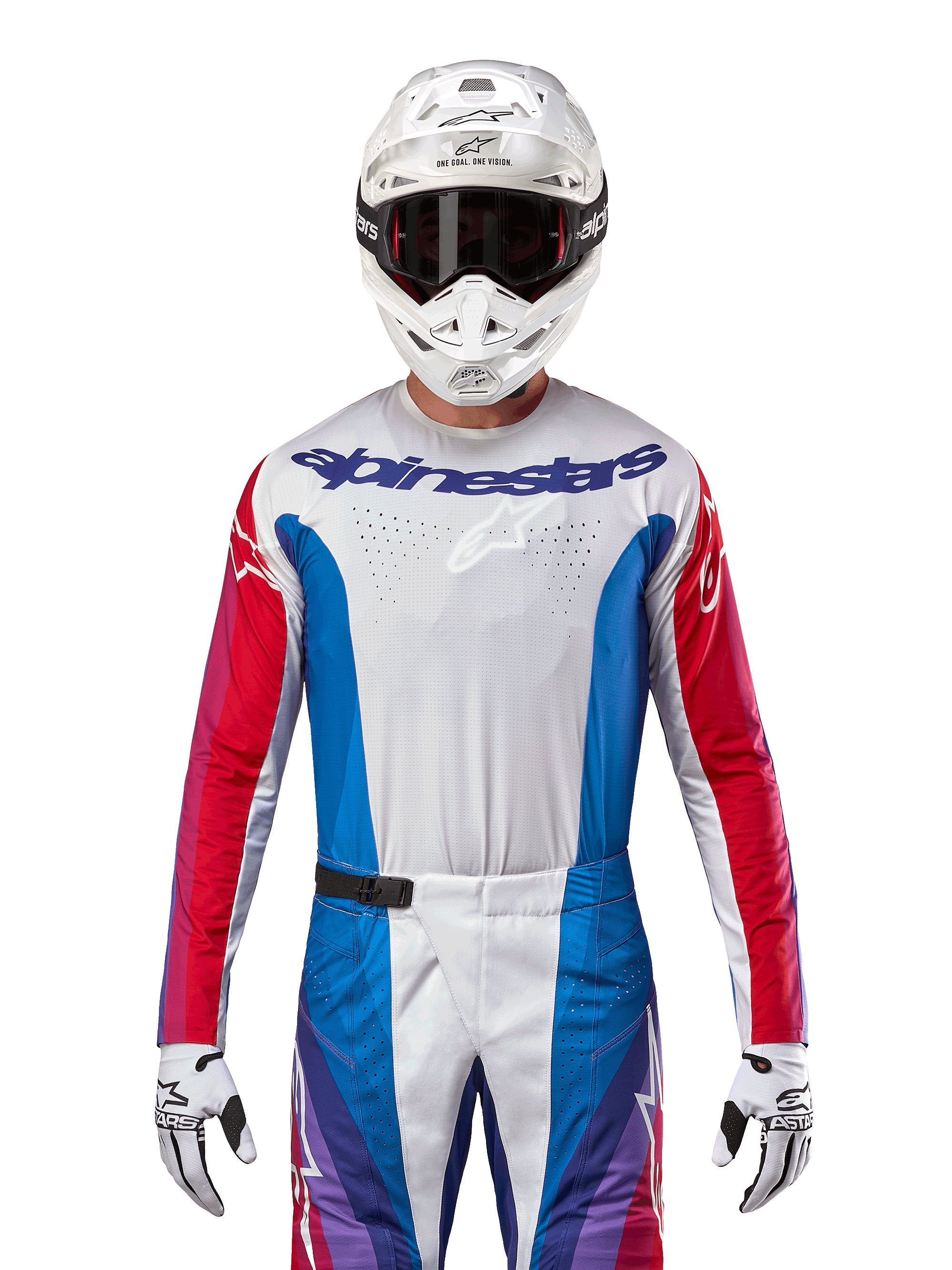 Alpinestars 2024 Techstar Pneuma Jersey, jersey de motocross, azul, rojo Mars y blanco, vista frontal usado por un piloto con casco y guantes blancos, con perforaciones cortadas con láser en el pecho y logotipos llamativos, indumentaria deportiva de carreras para todoterreno