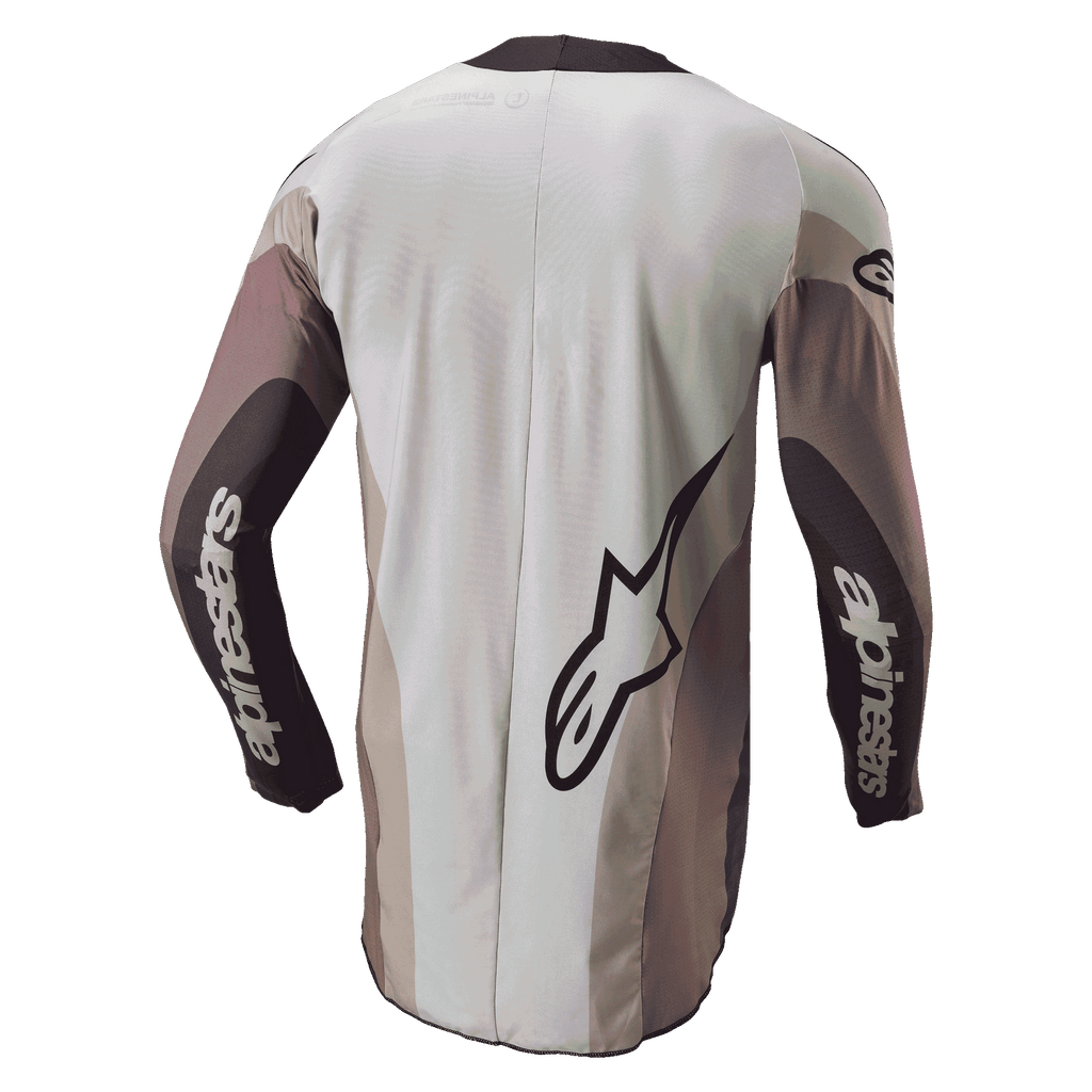 Alpinestars Techstar Pneuma Jersey 2024, jersey de motocross, vista trasera en color Dark Sand Iron Dust Gray, con un gran logotipo de Alpinestars y marca en las mangas, ajuste atlético con paneles de bloques de color y parte trasera extendida para mayor cobertura.