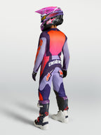 Alpinestars jersey y conjunto Fluid Hunt juvenil 2027 morado y rosa flúor, vista trasera de kit de motocross