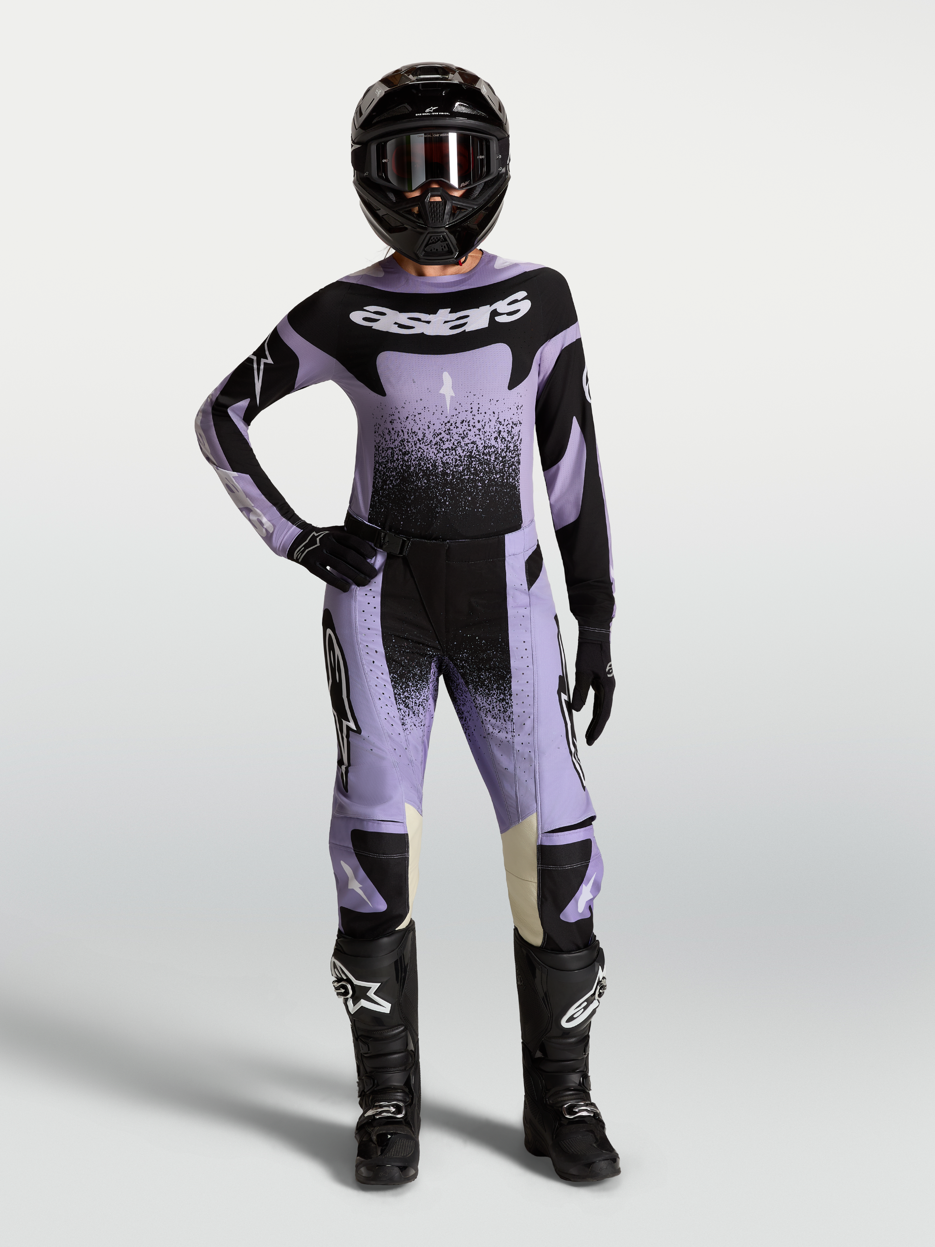 Stella Techstar Swan Gear Set de Alpinestars, conjunto de motocross para mujer en violeta claro y negro, incluye jersey y pantalón técnicos con ajuste de carreras