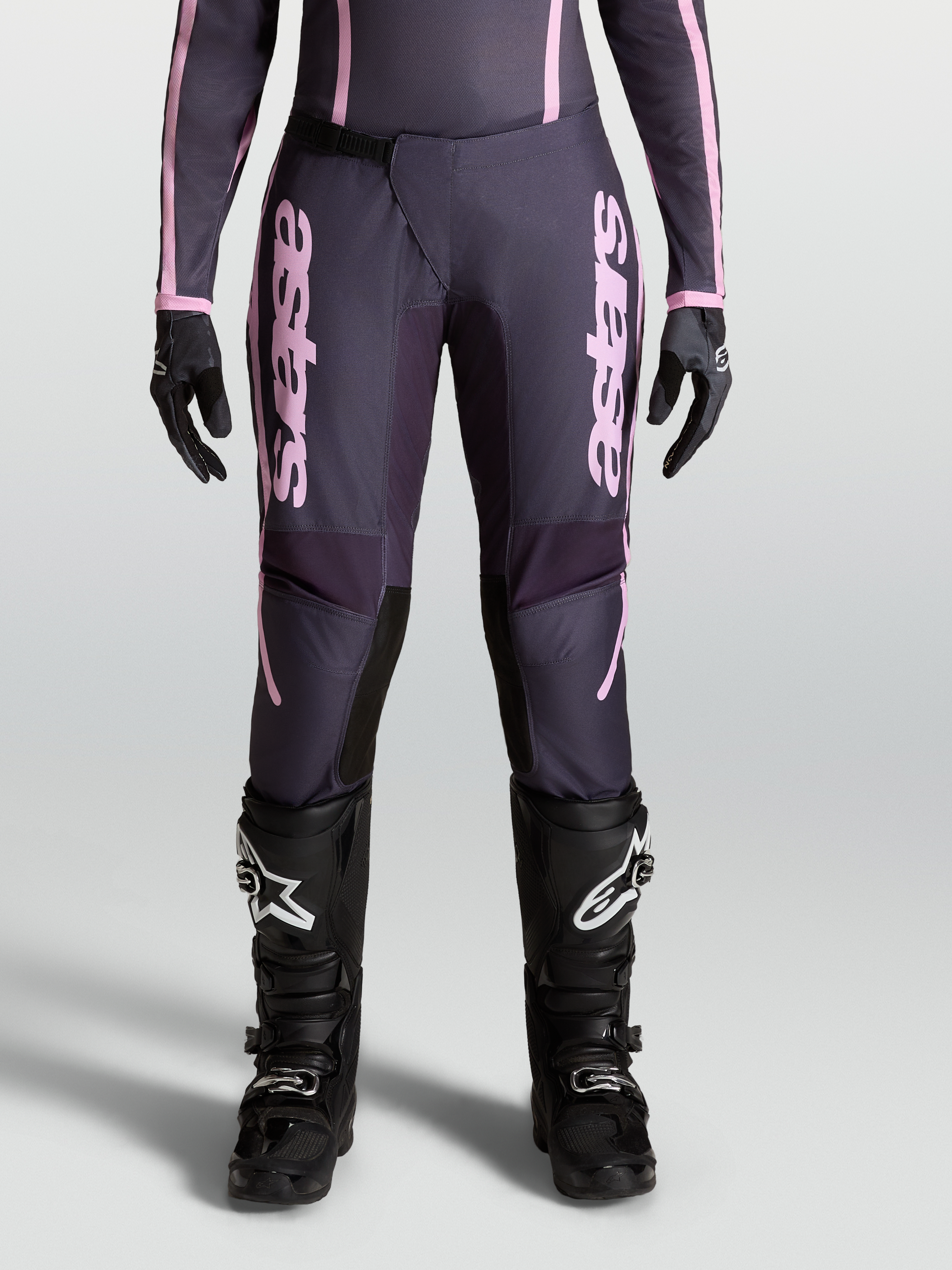 Pantalones Stella Fluid Apex V2, pantalones de motocross para mujer, grises y rosas, diseño precurvado para off-road.