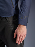 Alpinestars Chaqueta C-1 Air, chaqueta de moto urbana para hombre, azul, con paneles de malla técnica y detalle de logotipo en la manga.