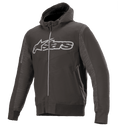 Alpinestars Rhod Windstopper Hoodie, negro melange y gris oscuro, logotipo grande de Astars en gris claro en el pecho, chaqueta de moto con capucha y cremallera completa, paneles laterales texturizados, puños y cintura acanalados, equipo de protección urbano para motoristas